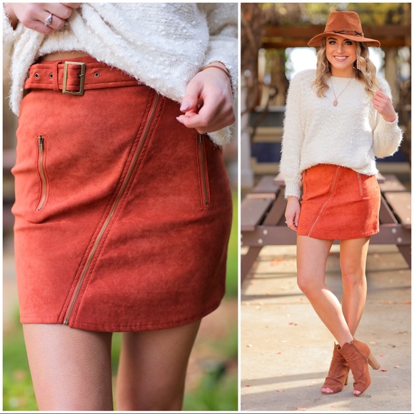 LIVING ON THE EDGE SKIRT-CINNAMON - Picture 3 of 4